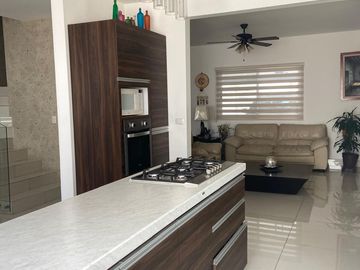 Venta Casa en Puerta de Hierro