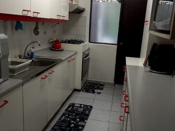 Se vende casa en comuna de La Reina en pasaje cerrado a pasos del registro civil y hospital militar.
