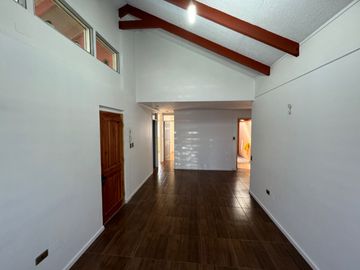 Casa 1 piso 3D 1B 1E en condominio cerrado Parque Lantaño Chillán.