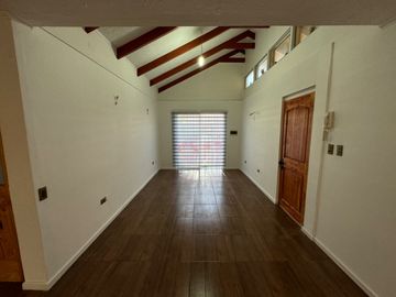 Casa 1 piso 3D 1B 1E en condominio cerrado Parque Lantaño Chillán.