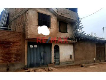 Venta De Casa De 2 Pisos - Lurigancho
