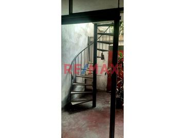 Venta De Casa De 2 Pisos - Lurigancho