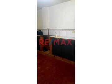 Venta De Casa De 2 Pisos - Lurigancho