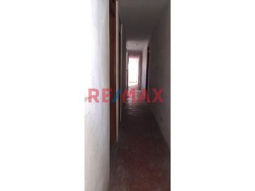 Venta De Casa De 2 Pisos - Lurigancho