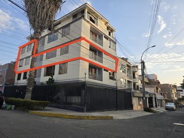 Venta De Amplio Duplex De 202M2 Con Cochera