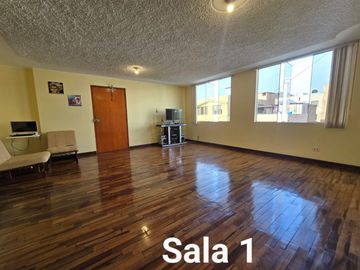 Venta De Amplio Duplex De 202M2 Con Cochera