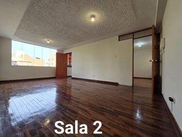 Venta De Amplio Duplex De 202M2 Con Cochera