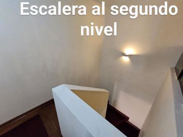 Venta De Amplio Duplex De 202M2 Con Cochera