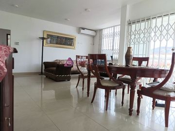 Venta Casa Rentera Urdesa Central, a una cuadra de Av Victor Emilio Estrada, cerca San Marino, Guayaquil