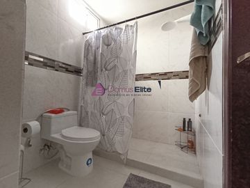 Venta Casa Rentera Urdesa Central, a una cuadra de Av Victor Emilio Estrada, cerca San Marino, Guayaquil