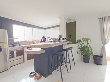 Venta Casa Rentera Urdesa Central, a una cuadra de Av Victor Emilio Estrada, cerca San Marino, Guayaquil