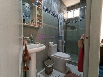 Venta Casa Rentera Urdesa Central, a una cuadra de Av Victor Emilio Estrada, cerca San Marino, Guayaquil