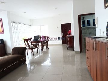 Venta Casa Rentera Urdesa Central, a una cuadra de Av Victor Emilio Estrada, cerca San Marino, Guayaquil