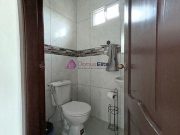 Venta Casa Rentera Urdesa Central, a una cuadra de Av Victor Emilio Estrada, cerca San Marino, Guayaquil