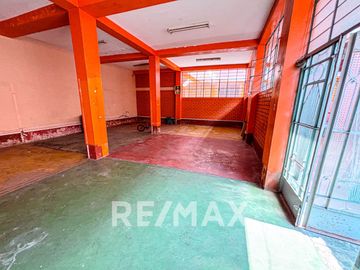 Venta De Casa Amueblada 1346.32M2 Construida Muy Cerca A La Av Tomas Valle En Smp