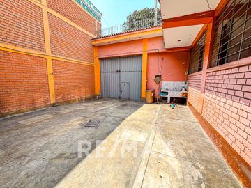 Venta De Casa Amueblada 1346.32M2 Construida Muy Cerca A La Av Tomas Valle En Smp