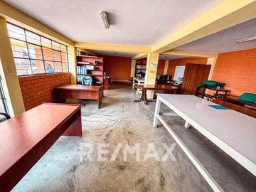 Venta De Casa Amueblada 1346.32M2 Construida Muy Cerca A La Av Tomas Valle En Smp