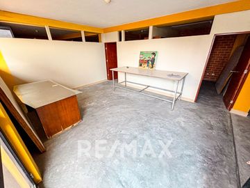 Venta De Casa Amueblada 1346.32M2 Construida Muy Cerca A La Av Tomas Valle En Smp