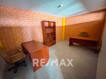 Venta De Casa Amueblada 1346.32M2 Construida Muy Cerca A La Av Tomas Valle En Smp