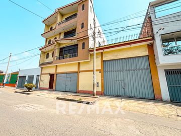Venta De Casa Amueblada 1346.32M2 Construida Muy Cerca A La Av Tomas Valle En Smp