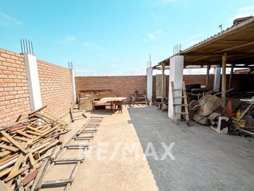 Venta De Casa Amueblada 1346.32M2 Construida Muy Cerca A La Av Tomas Valle En Smp