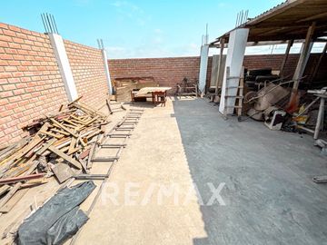 Venta De Casa Amueblada 1346.32M2 Construida Muy Cerca A La Av Tomas Valle En Smp