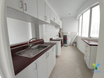 Amplio e Iuminado Dpto en Venta - Av. La Merced, Miraflores limite con Surco