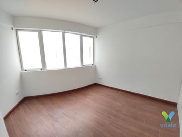 Amplio e Iuminado Dpto en Venta - Av. La Merced, Miraflores limite con Surco