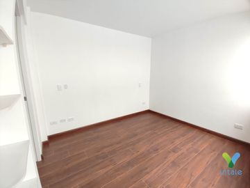 Amplio e Iuminado Dpto en Venta - Av. La Merced, Miraflores limite con Surco