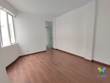 Amplio e Iuminado Dpto en Venta - Av. La Merced, Miraflores limite con Surco