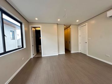 ELEGANT HOUSE WITH ELEVATOR FOR SALE IN BF HOMES