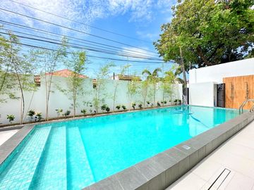 FOR SALE CORNER HOUSE WITH SWIMMING POOL IN BF HOMES