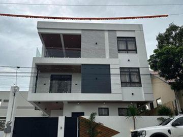 5BR House and Lot for Sale in Kawit, Cavite