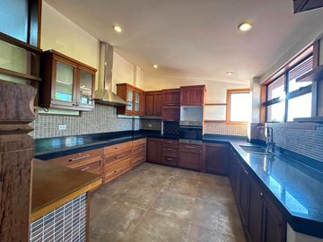 ZEN DESIGN  3 STOREY HOUSE FOR SALE IN BF HOMES