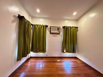 ZEN DESIGN  3 STOREY HOUSE FOR SALE IN BF HOMES