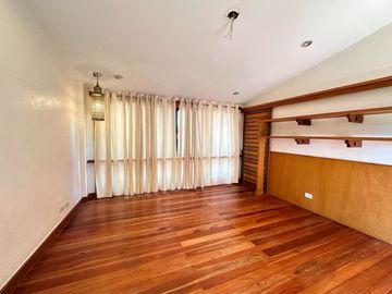 ZEN DESIGN  3 STOREY HOUSE FOR SALE IN BF HOMES
