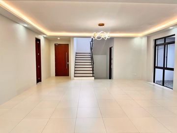 MODERN BRAND NEW HOUSE FOR SALE NEAR SM BF HOMES