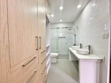 MODERN BRAND NEW HOUSE FOR SALE NEAR SM BF HOMES
