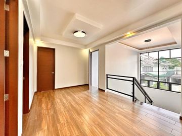 MODERN BRAND NEW HOUSE FOR SALE NEAR SM BF HOMES