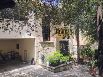 SE VENDE CASA EN Paseo de Los Conquistadores 2o, Cumbres 2º. Sector, Monterrey, Nuevo León, México