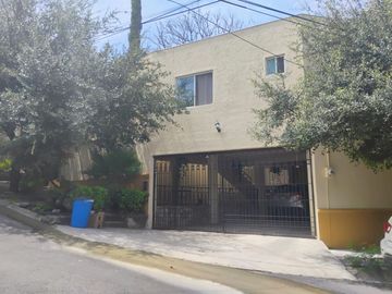 SE VENDE CASA EN Paseo de Los Conquistadores 2o, Cumbres 2º. Sector, Monterrey, Nuevo León, México