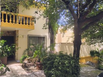 SE VENDE CASA EN Paseo de Los Conquistadores 2o, Cumbres 2º. Sector, Monterrey, Nuevo León, México
