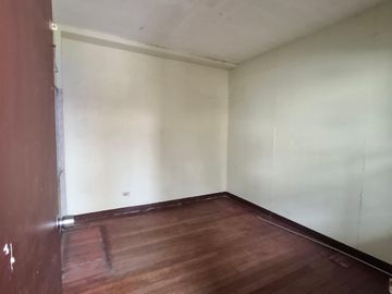 SOLD!!!! HOUSE FOR SALE WITH TWO ATTACHED APARTMENTS IN SAN ANDRES STA ANA MANILA