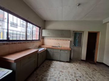 SOLD!!!! HOUSE FOR SALE WITH TWO ATTACHED APARTMENTS IN SAN ANDRES STA ANA MANILA