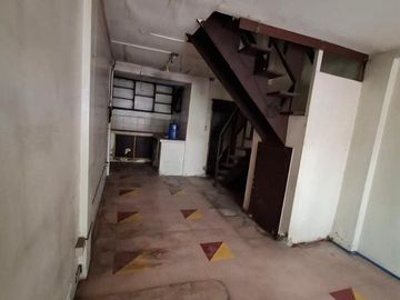 SOLD!!!! HOUSE FOR SALE WITH TWO ATTACHED APARTMENTS IN SAN ANDRES STA ANA MANILA
