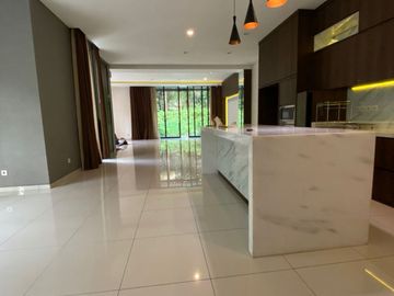 Townhouse Serenia Hills Lebak Bulus Jaksel