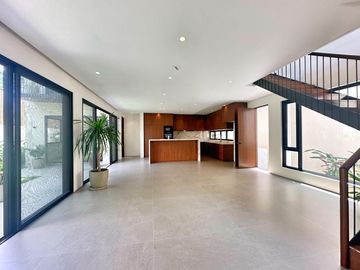 MODERN TROPICAL DESIGN HOUSE FOR SALE IN MERVILLE