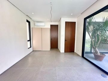 MODERN TROPICAL DESIGN HOUSE FOR SALE IN MERVILLE