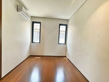 MODERN TROPICAL DESIGN HOUSE FOR SALE IN MERVILLE