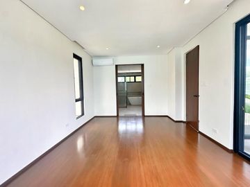 MODERN TROPICAL DESIGN HOUSE FOR SALE IN MERVILLE